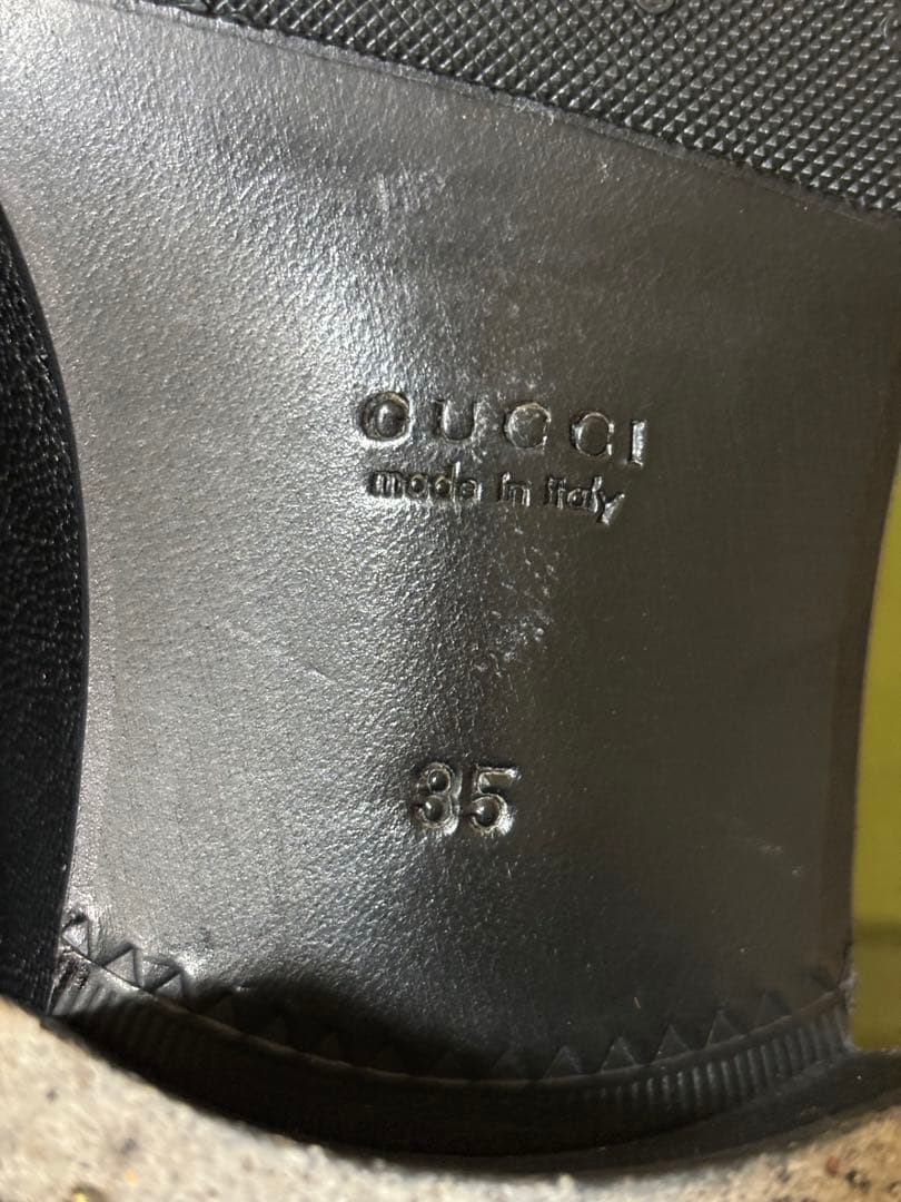 GUCCIローファー 黒×ゴールド レザー　35