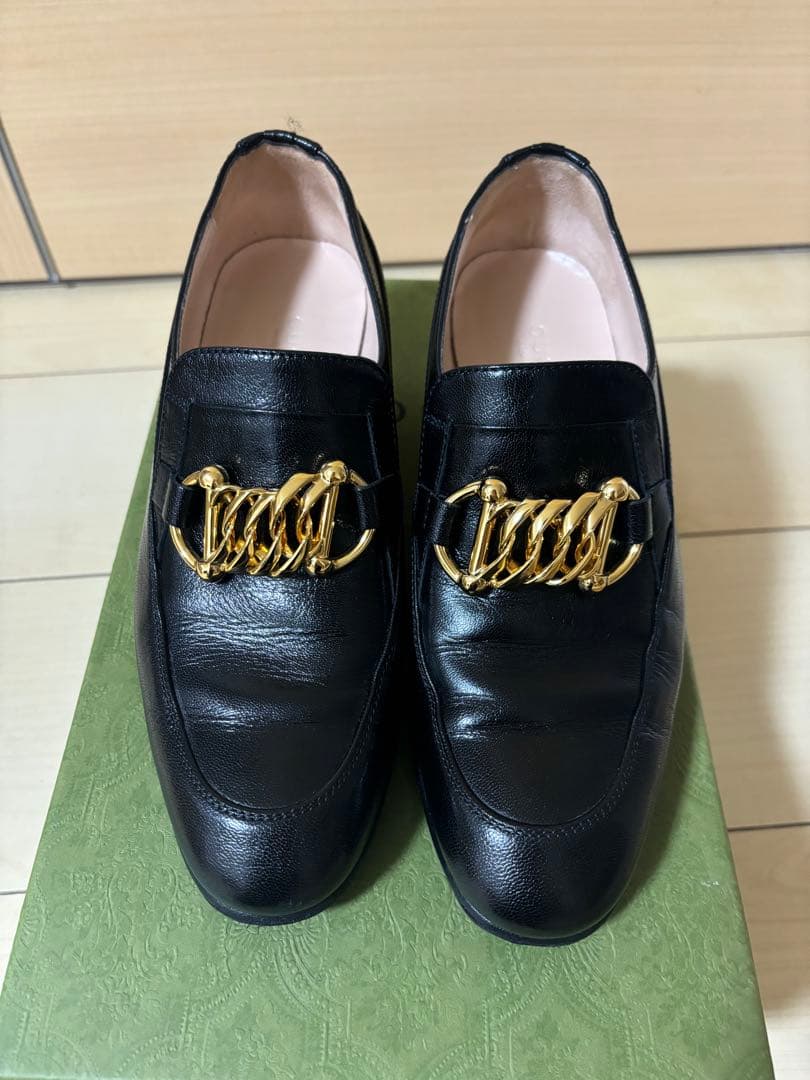 GUCCIローファー 黒×ゴールド レザー　35