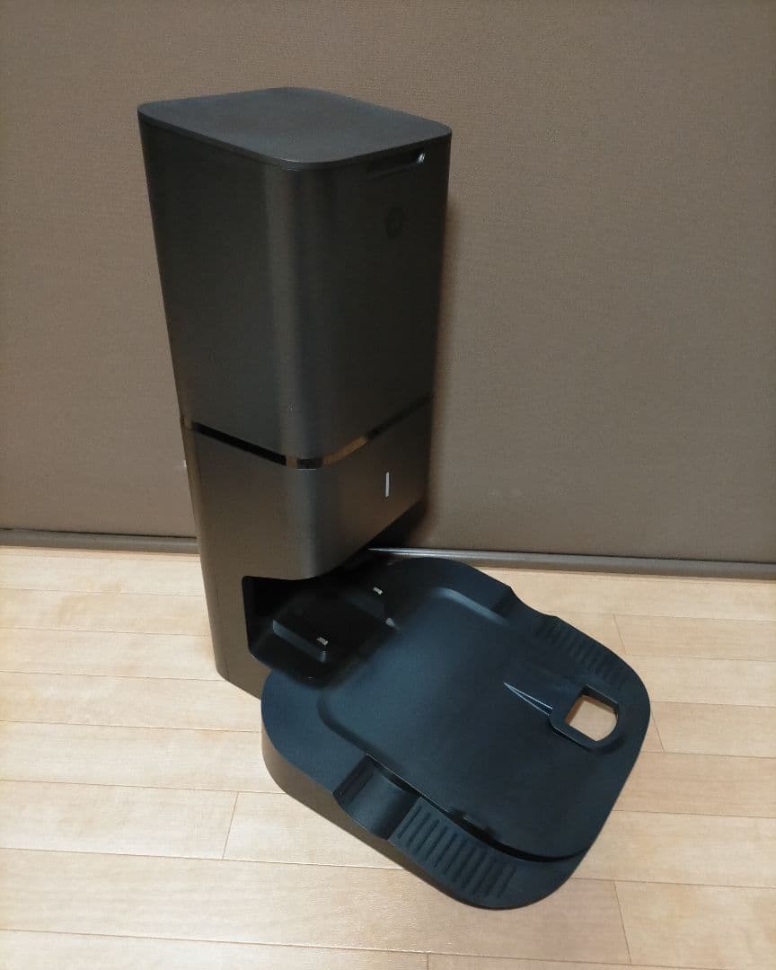 ルンバiRobotルンバi3+【22年製】合計使用時間30時間未満