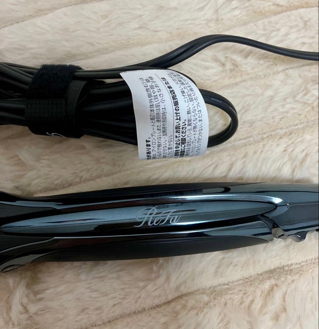【極美品】2025年製 リファ ストレートアイロンプロ 専用ケース付き
