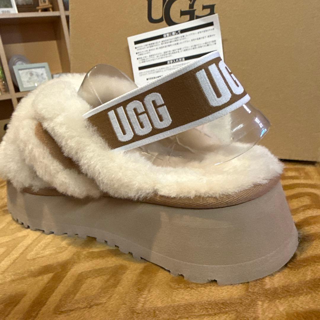 UGGサンダル　25センチ未使用箱付