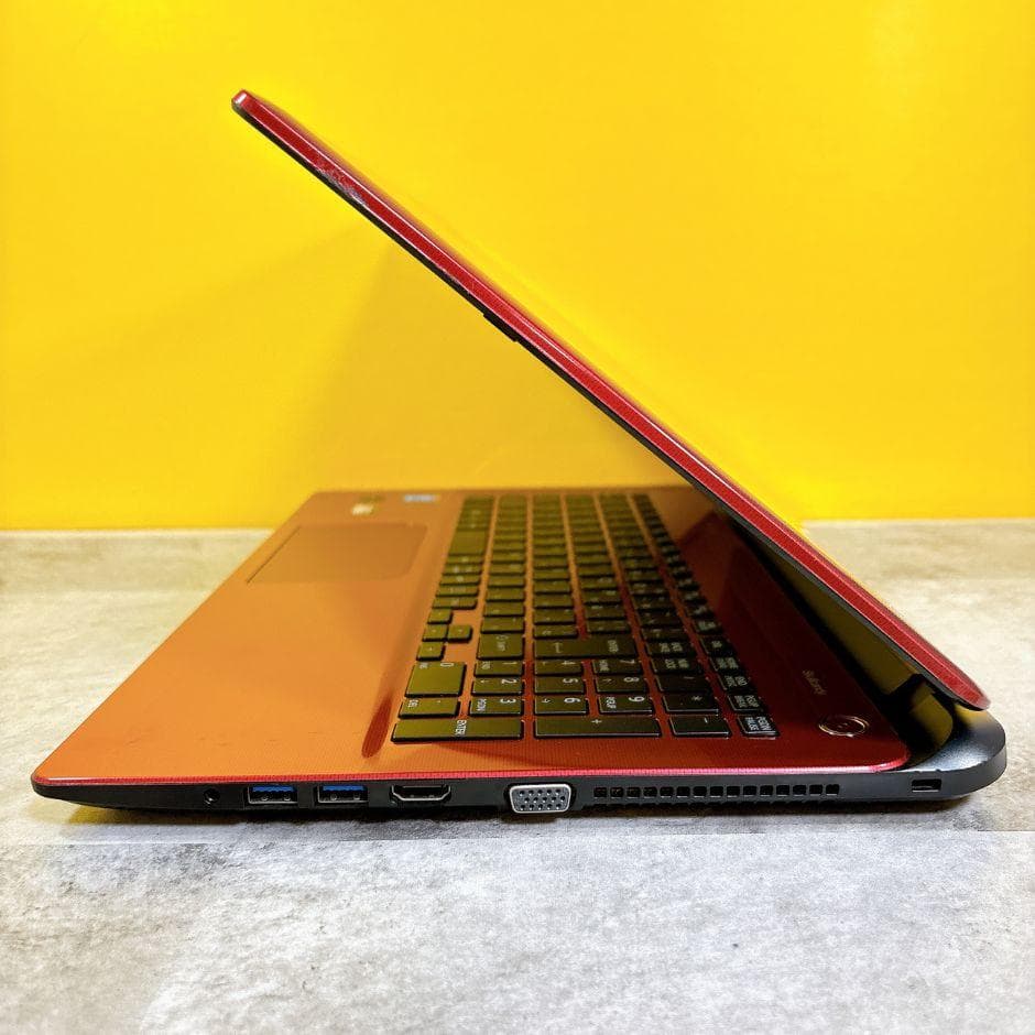 おしゃれな赤❣SSDで快適✨すぐ使えるノートパソコン カメラ付き 薄型Win11