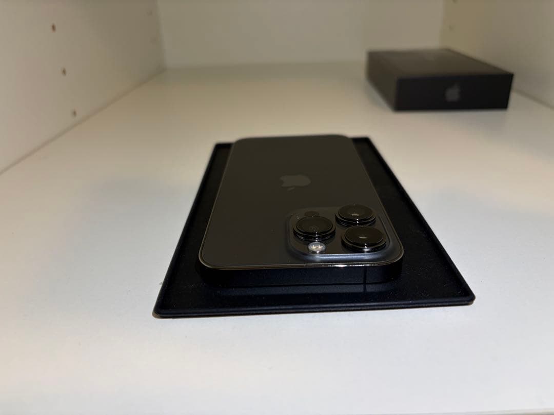 Apple iPhone 13 Pro グラファイト ひび割れ、端子不良