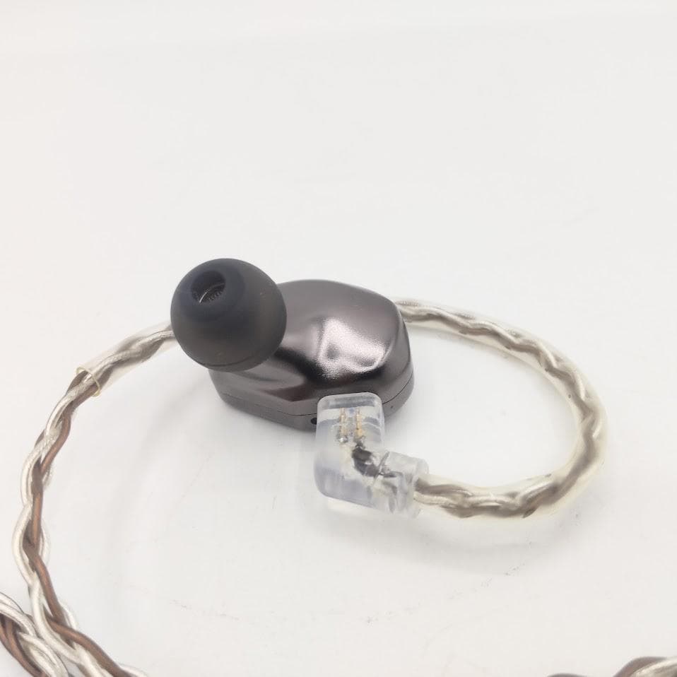 ★箱付　美品★ カイン Cayin YB04 BA4基搭載 インイヤー・モニター