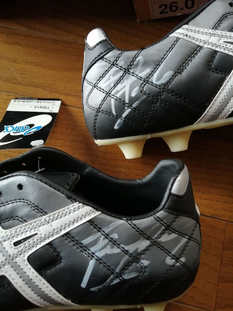 サイン入り　サッカー　スパイク　アシックス