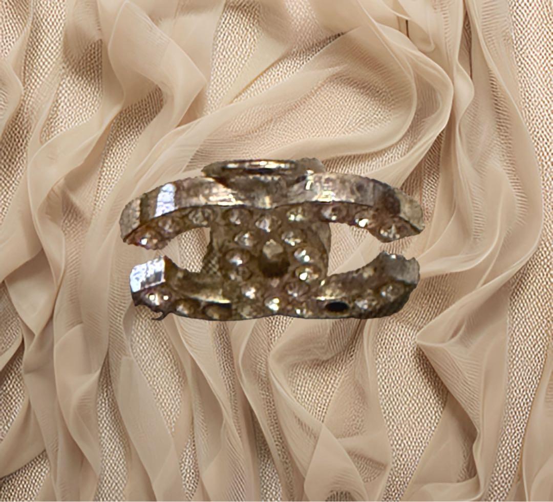 まいぴ  CHANEL シャネル✴︎ロゴデザイン ストーン付きイヤリング片耳