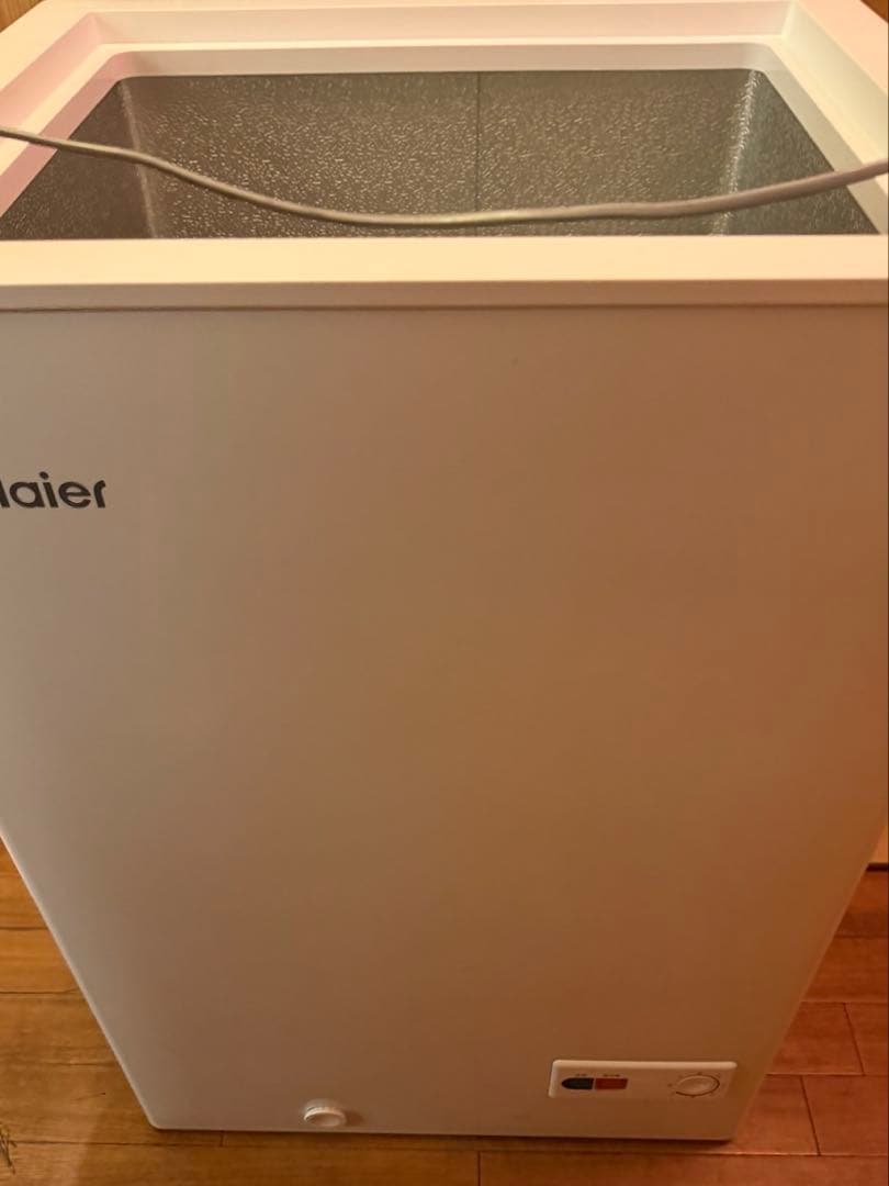 Haier ホワイト 冷凍庫 49.5x54.5x87cm 上開き