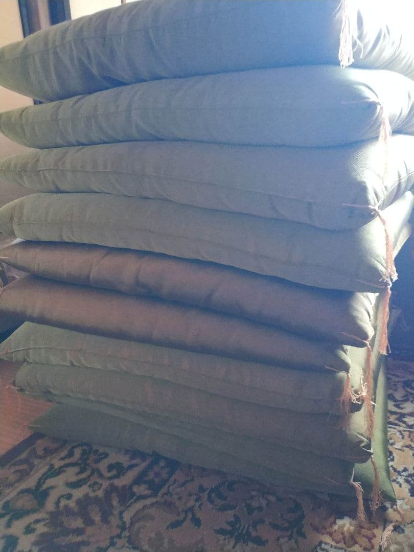 S　送料別　分厚くて高級感溢れる座布団10枚セット　座ぶとん　ざぶとん