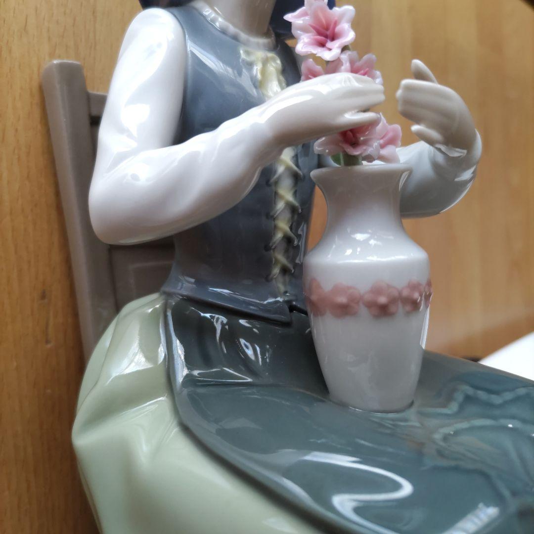 リャドロ、椅子に座る少女、スペイン製