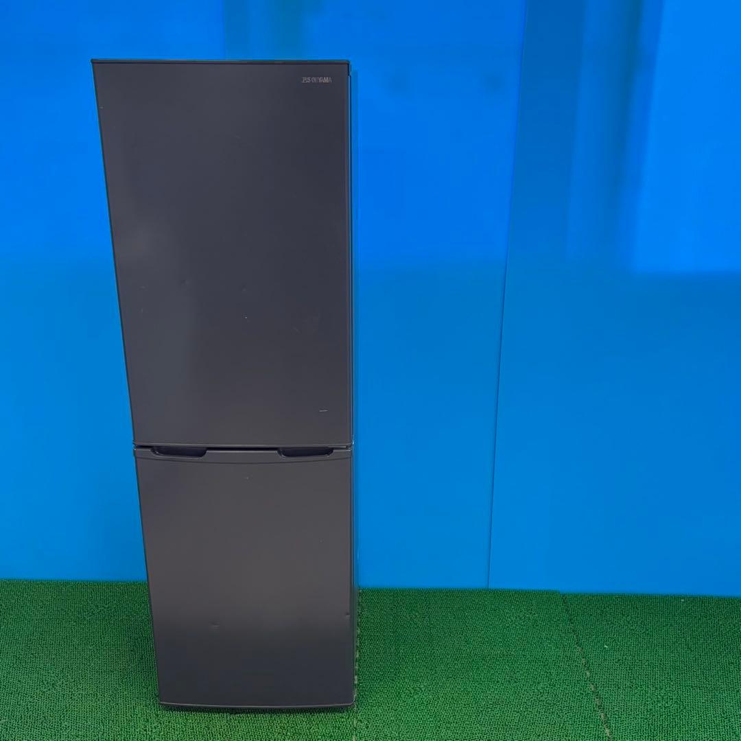 709 スリムデザイン　冷蔵庫　小型　200L弱　美品　一人暮らし洗濯機も有格安