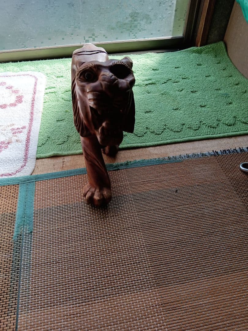 木製虎彫刻 約50cm 茶色