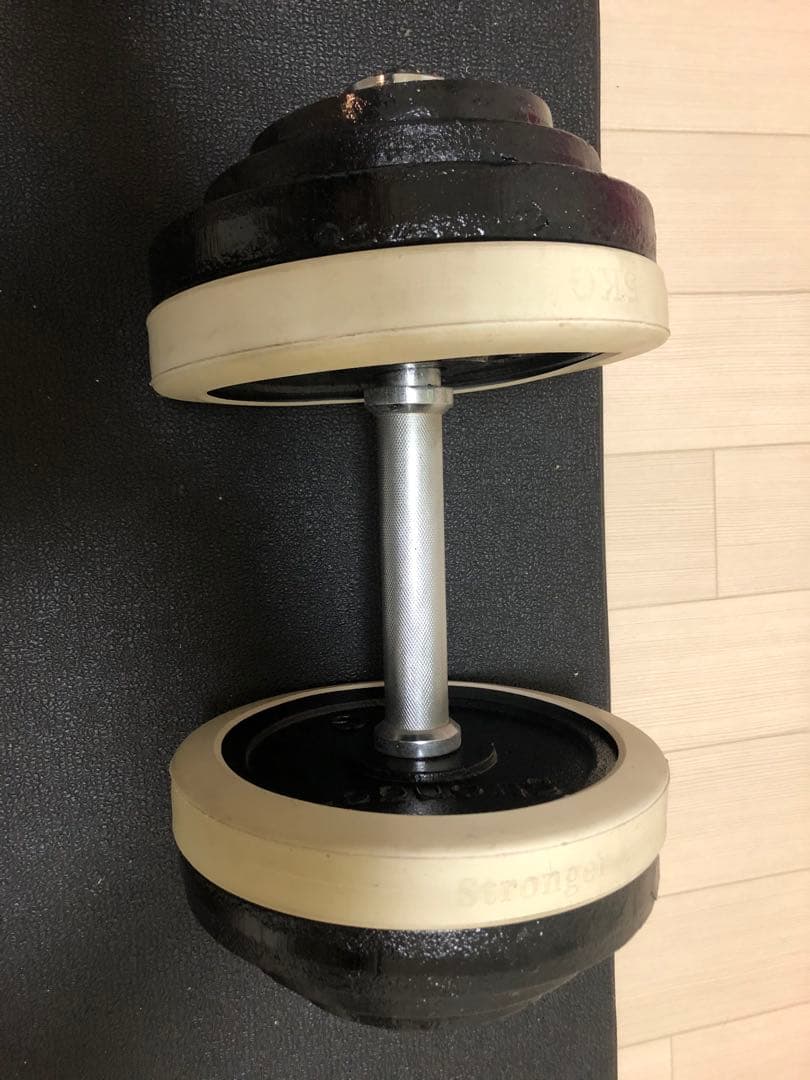 トレーニングベンチとダンベルセット　引き取り限定