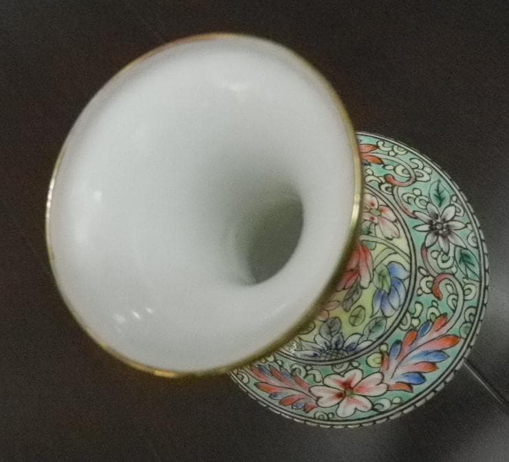 景徳鎮の薄胎花瓶 陶器 中国景徳鎮製 中国古玩 陶瓷芸術 置物 景徳鎮焼き物