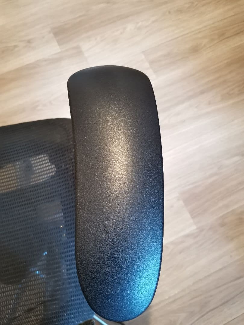 f*u様 2017年製 オカムラ コンテッサ 背座メッシュ CM31AB FBH