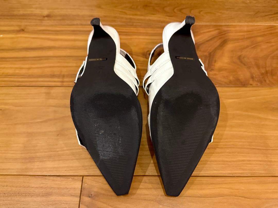 スライ SLY POINTED TOE BELTED SANDAL ホワイト M