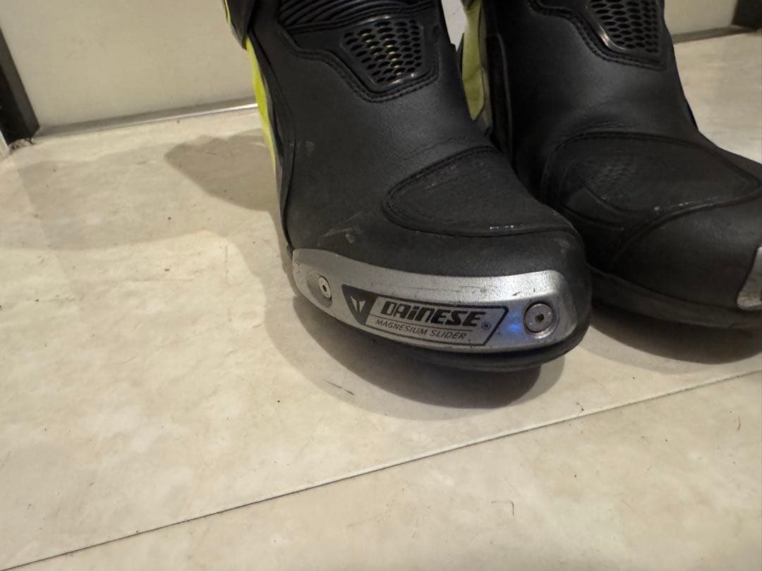 ダイネーゼ　シューズ