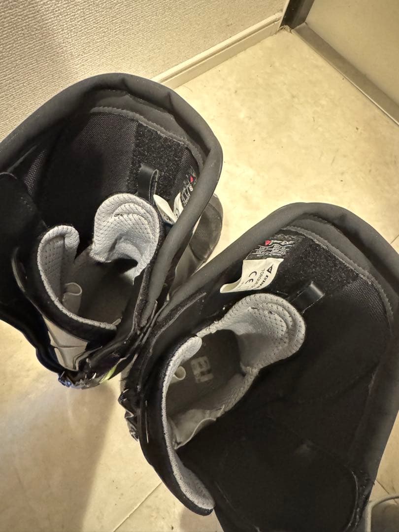 ダイネーゼ　シューズ