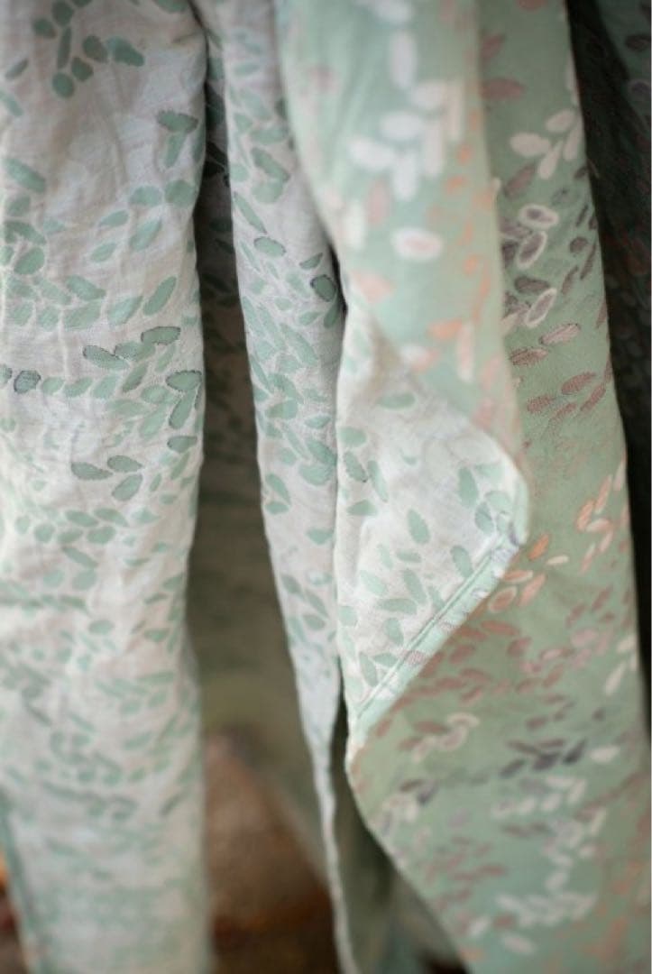 希少【Woven Wings】美しい色彩　ベビーラップ　サイズ5 リネン混