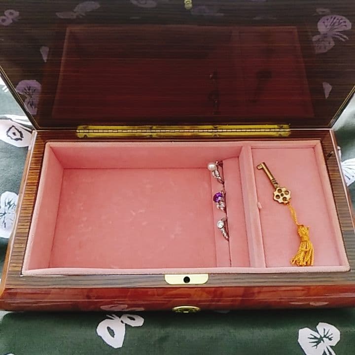 Romance オルゴール 宝石箱 Swiss made by Reuge