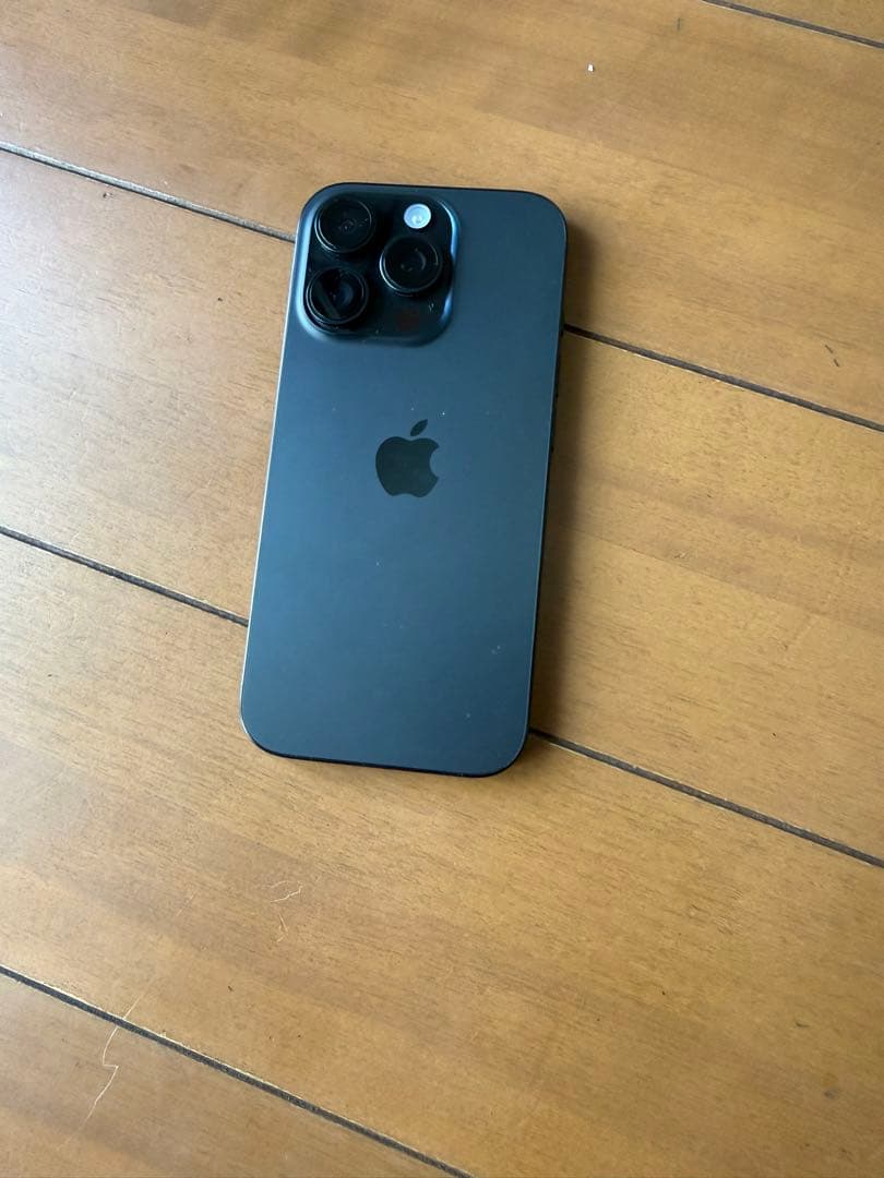 Apple iPhone 16 Pro 256GB ブラックチタニウム 本体