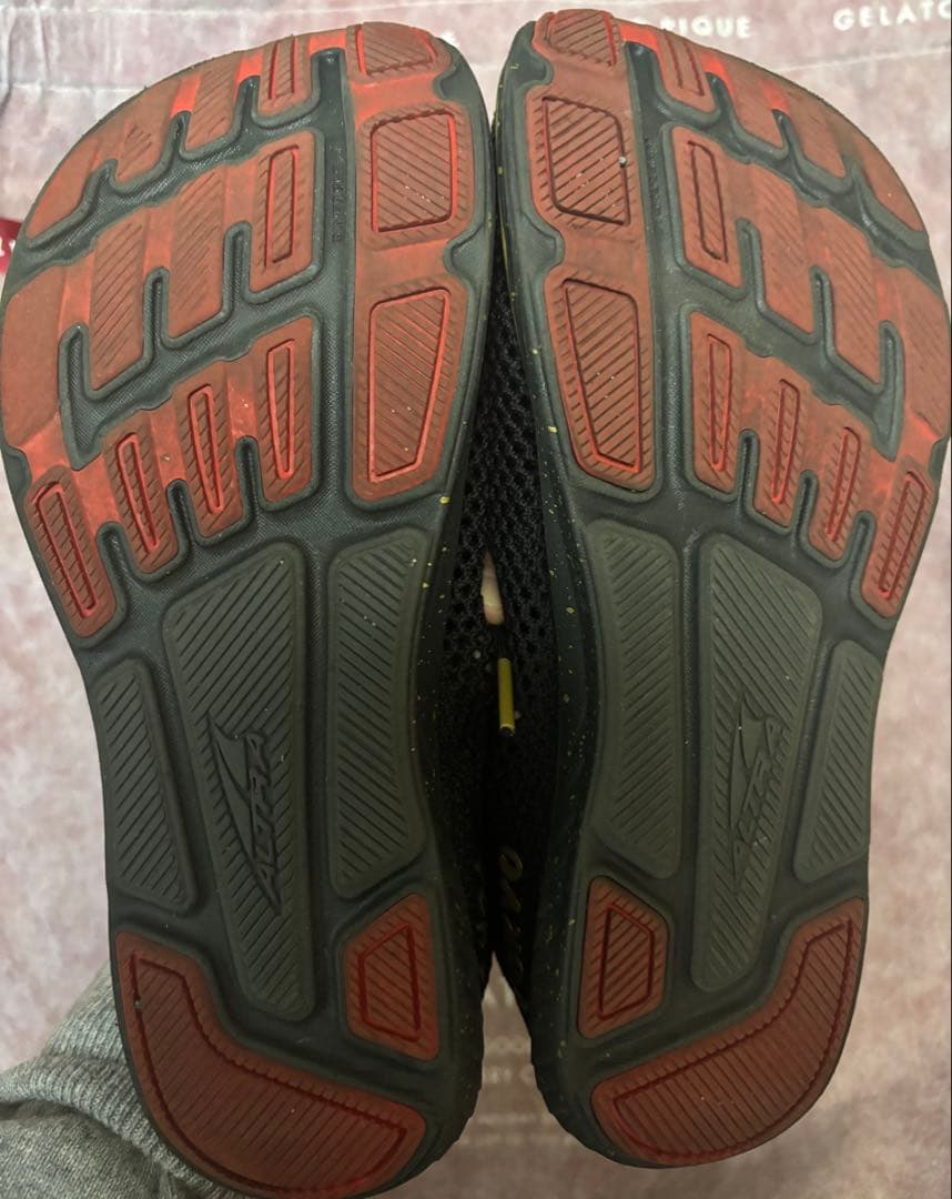 アルトラESCALANTERACER レディース23.5出品明日まで‼️