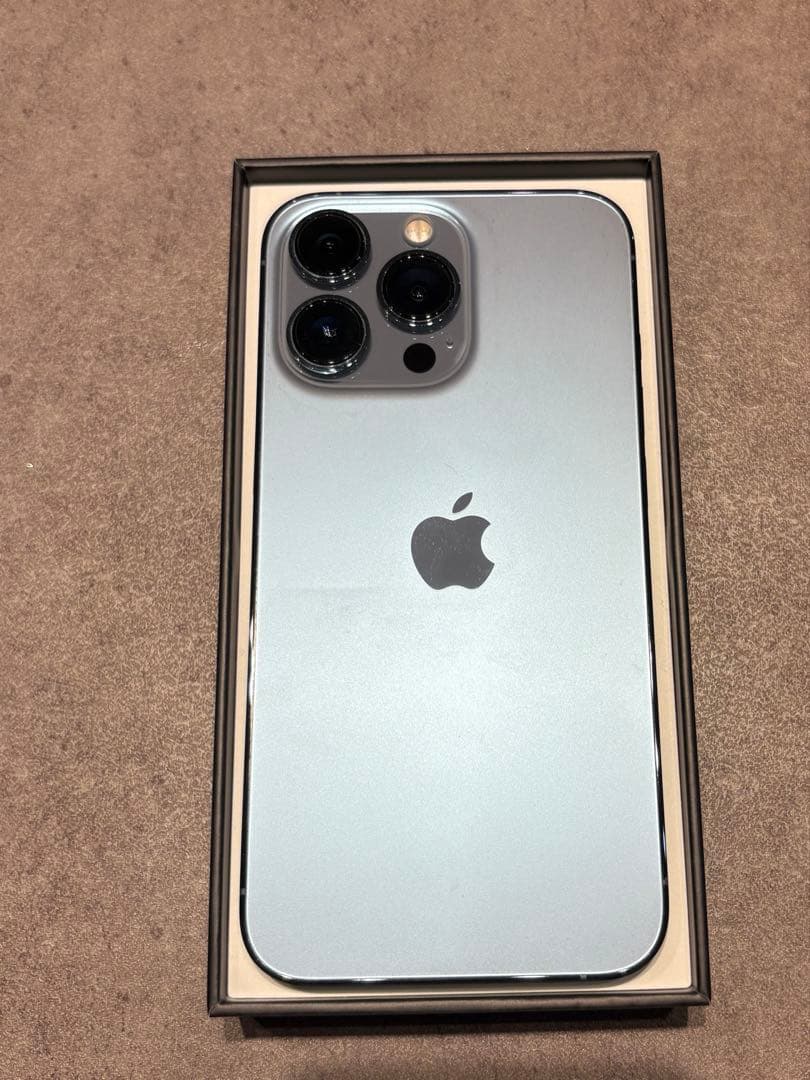 iPhone13Pro256GB 本体　シエラブルー ケーブル