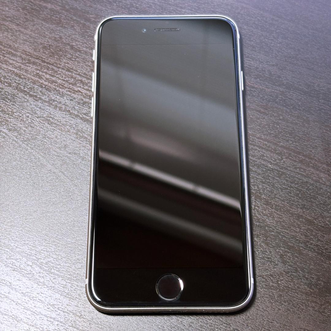 【美品】iPhone SE 第3世代 128GB スターライト SIMフリー