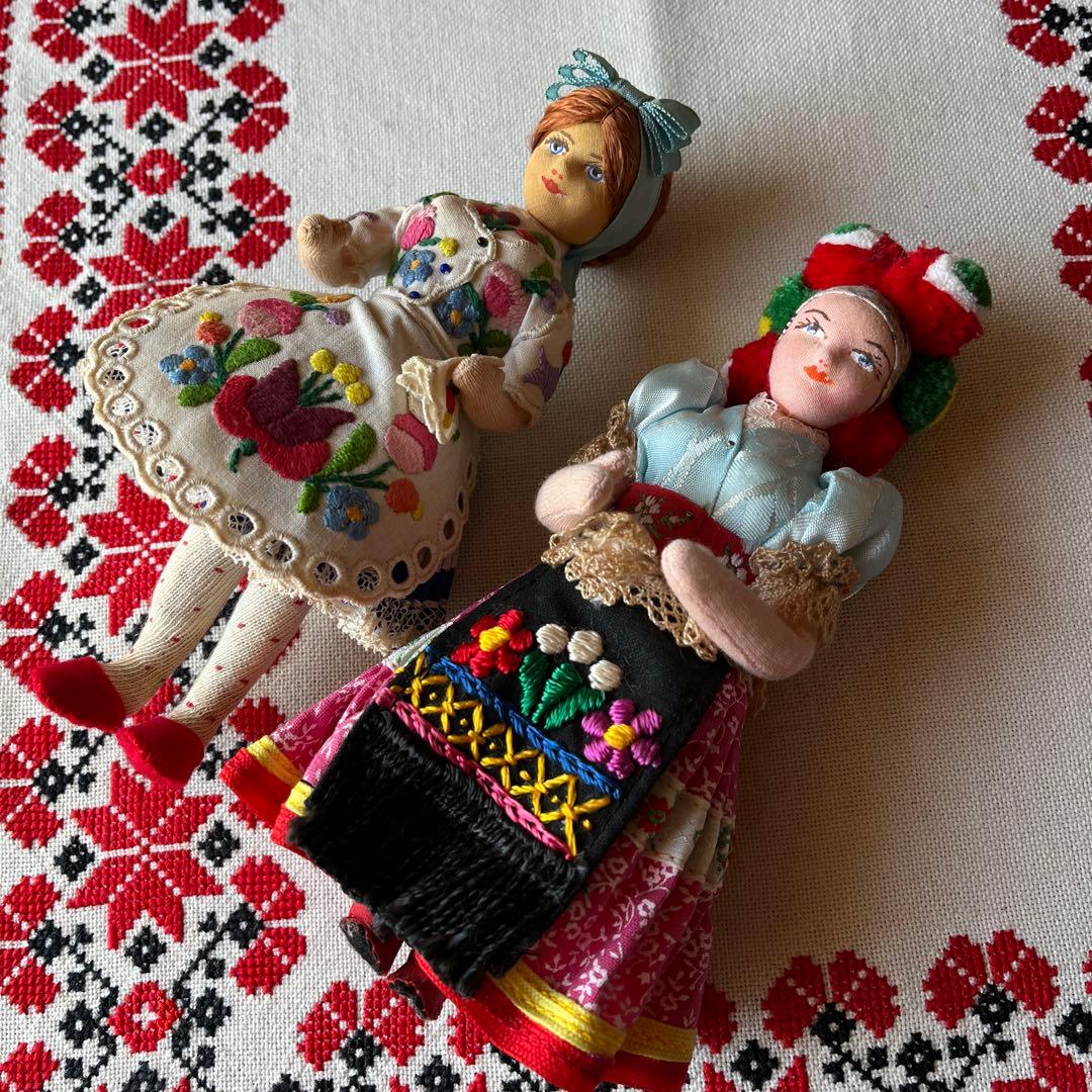 ハンガリー人形　2体セット　18センチ　カロチャ刺繍　マチョー刺繍　民族衣装