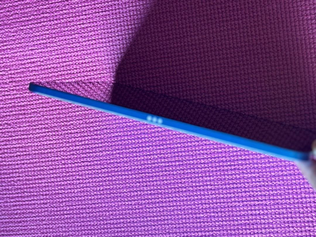 Apple iPad 11 A16 11インチ 青