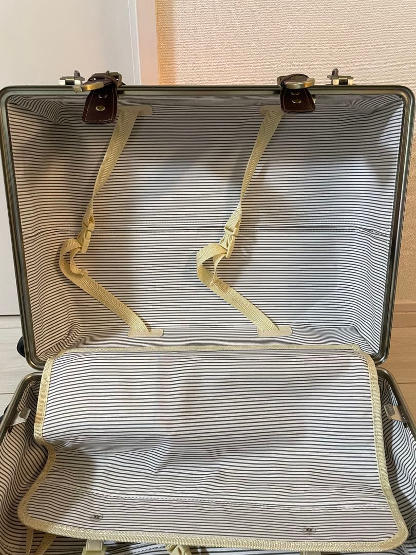 キャリーケース　トランク　スーツケース　オレンジ　旅行　おしゃれ　可愛い　高級