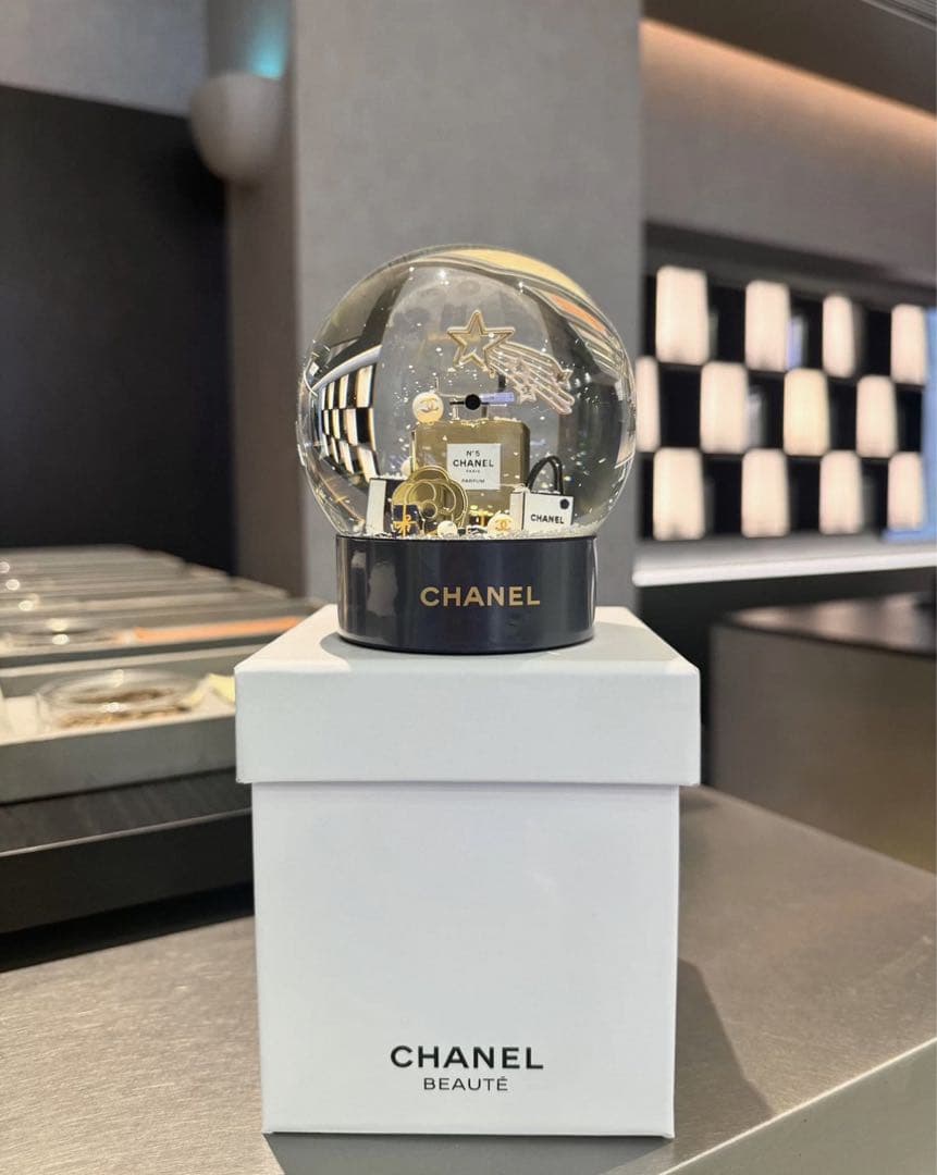 CHANEL スノードーム　2025年 ホリデー限定 ビューティー