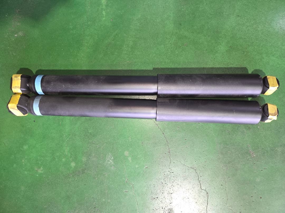 ハイエース用純正ショックアブソーバー