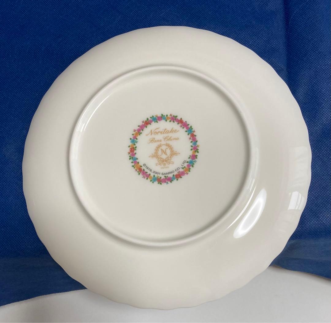 # ハローキティ世界限定999セット　希少生産2001 チャイナボーンセット