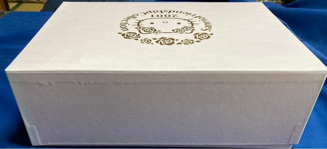 # ハローキティ世界限定999セット　希少生産2001 チャイナボーンセット