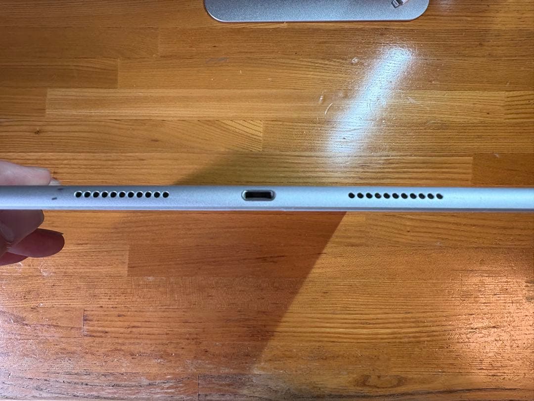 ぽ*ん様 Apple iPad Air 3 シルバー 本体