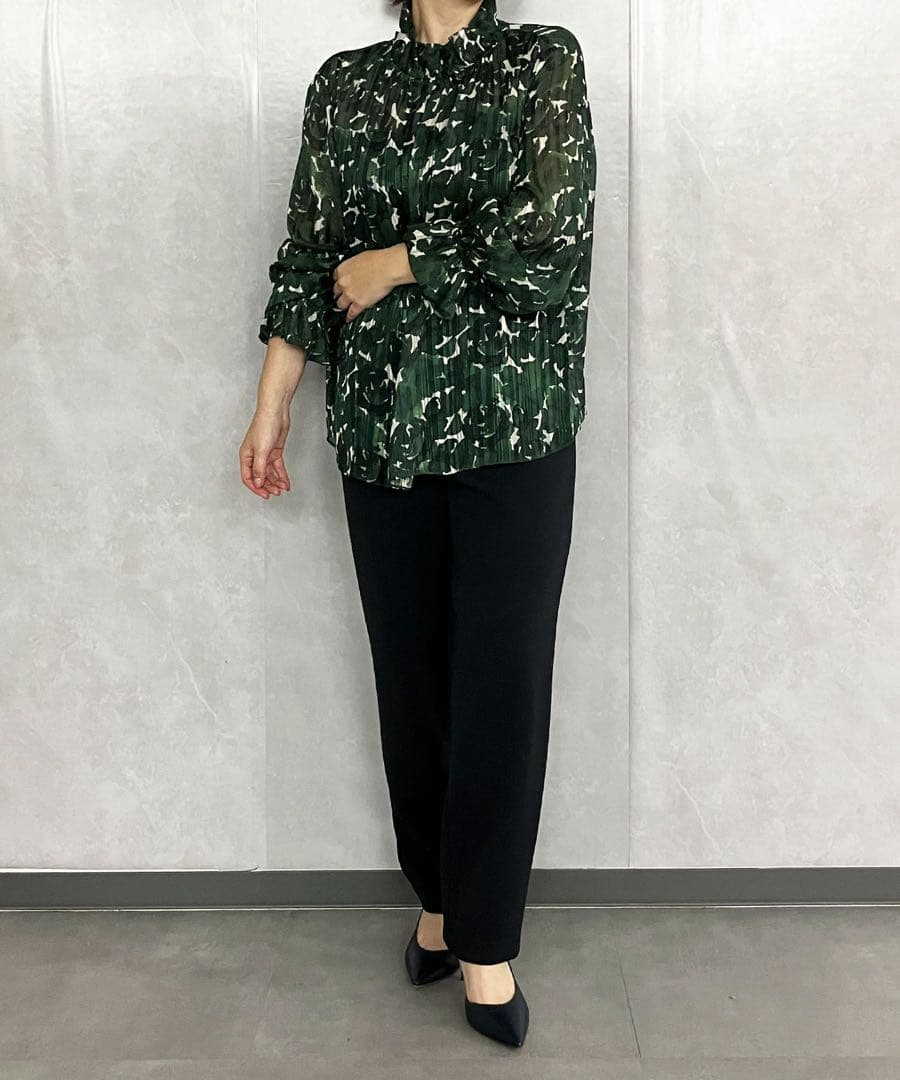 theory luxe 25AW 透け感　スタンドカラーブラウス　被りタイプ