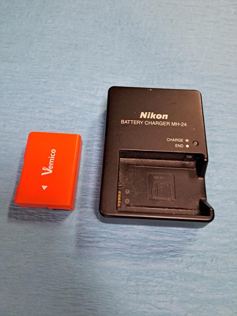 最終特別特価　Nikon D3100【大人気のメタリックRED】 ズームレンズ