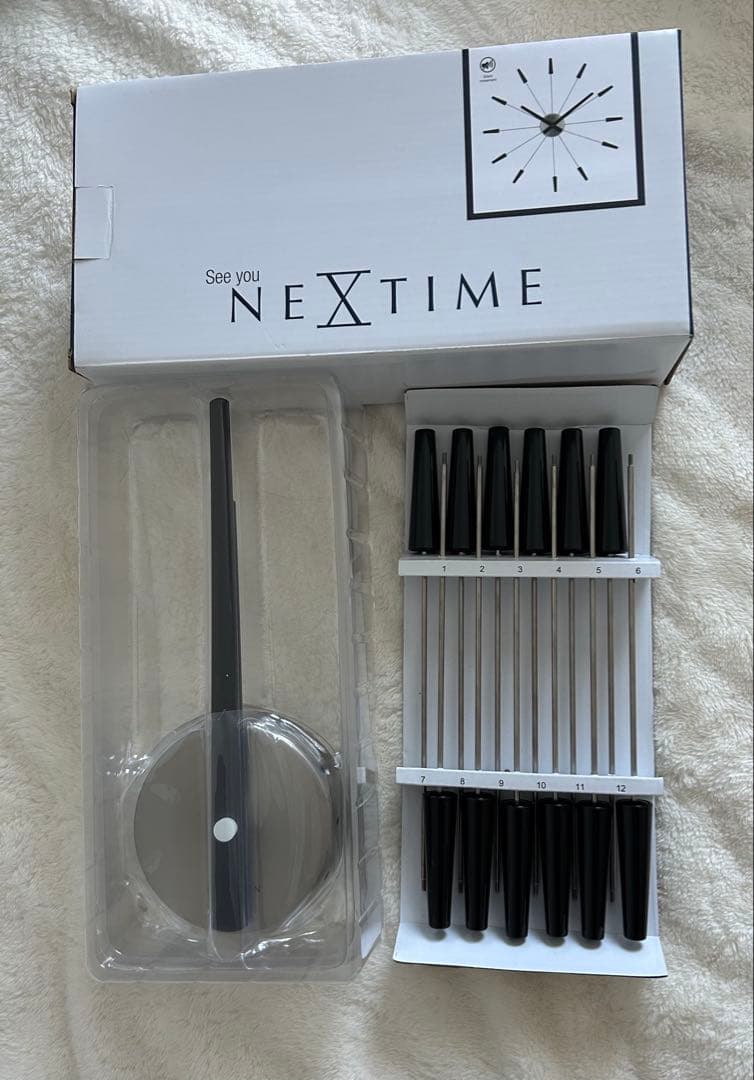 Nextime PLUG INN mid. Black 壁掛け時計