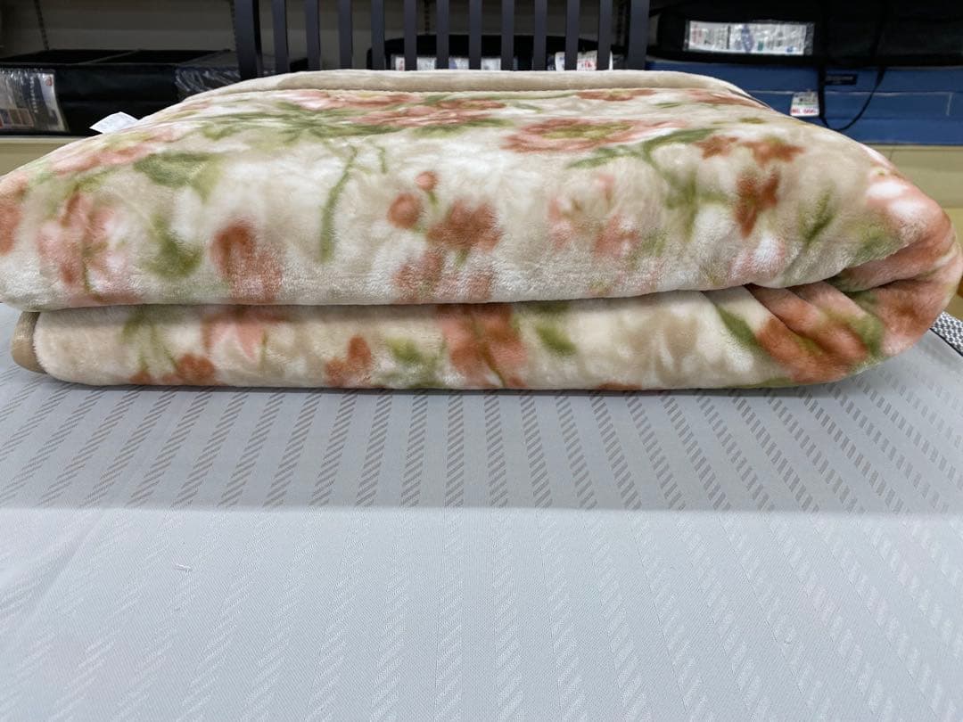 西川　ポリエステル合わせ毛布・ふっくらボリューム・シングルサイズ１４０×２００㎝