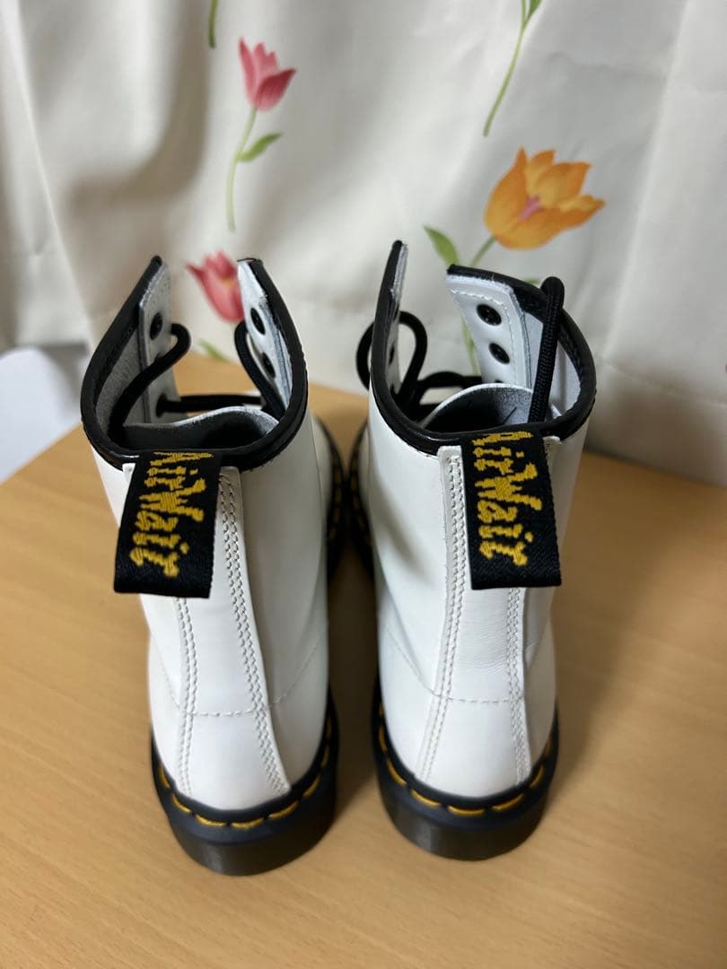 Dr. Martensドクターマーチン 8ホール 1460白 UK5