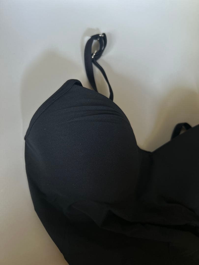 美品　HANRO ブラック キャミソール 75B