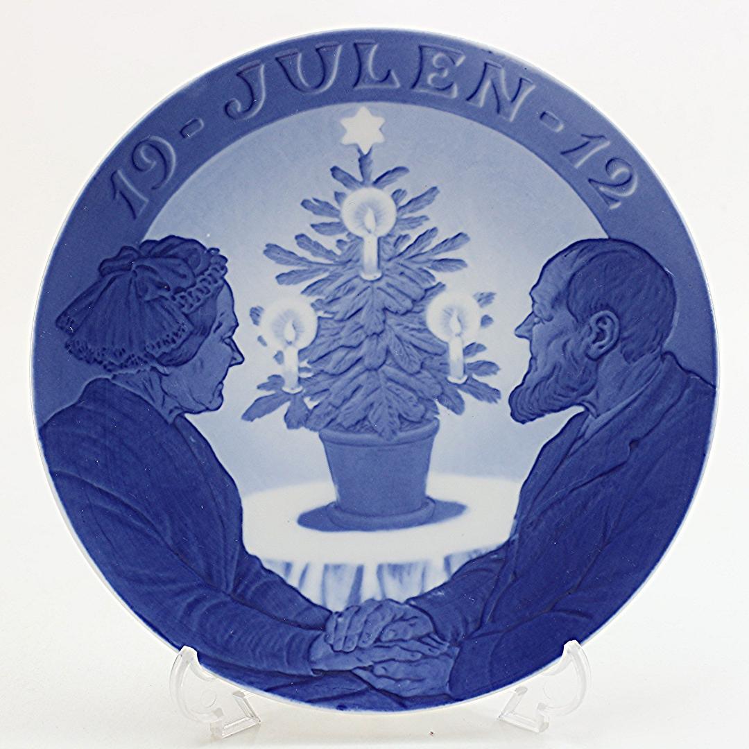 1912年 「クリスマスツリーと老夫婦」 イヤープレート ロイヤルコペンハーゲン