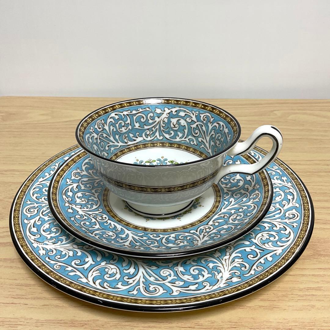 ウェッジウッド Praze ターコイズ トリオ　② 20cmプレート