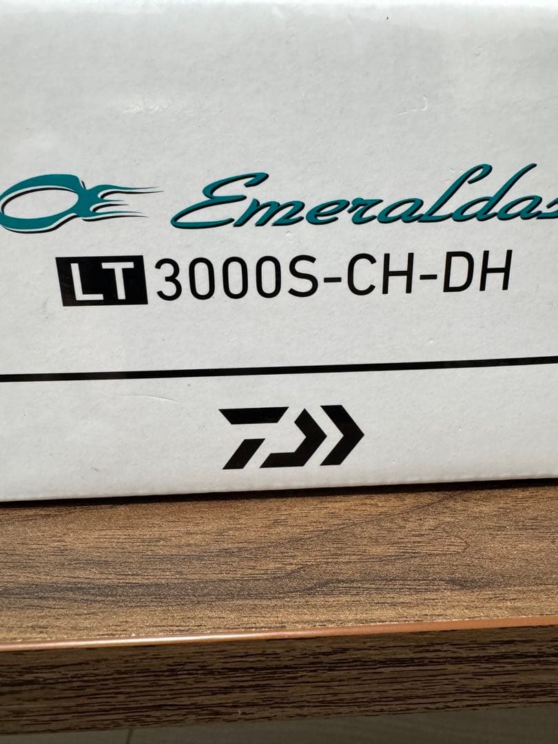 ダイワ Emeraldas LT 3000S-CH-DH スピニングリール