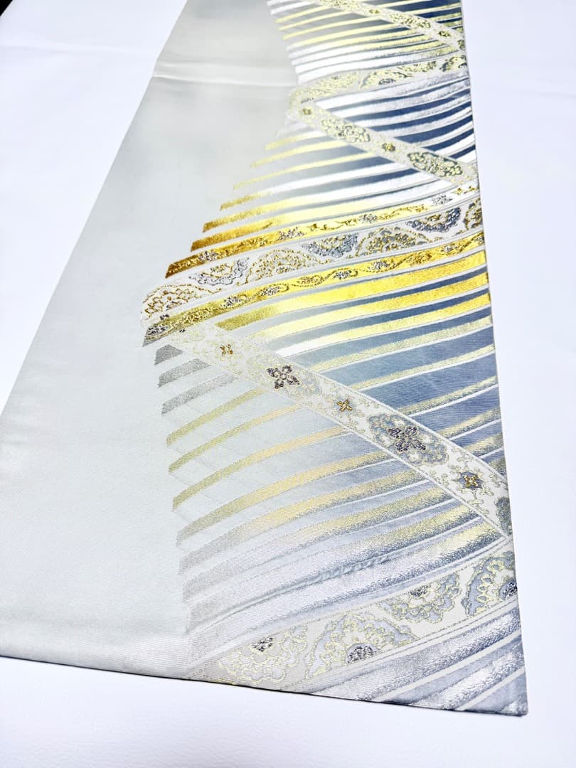 高級 袋帯 正絹 六通柄 グレー ホワイト 献上柄 訪問着 付け下げ 博多織