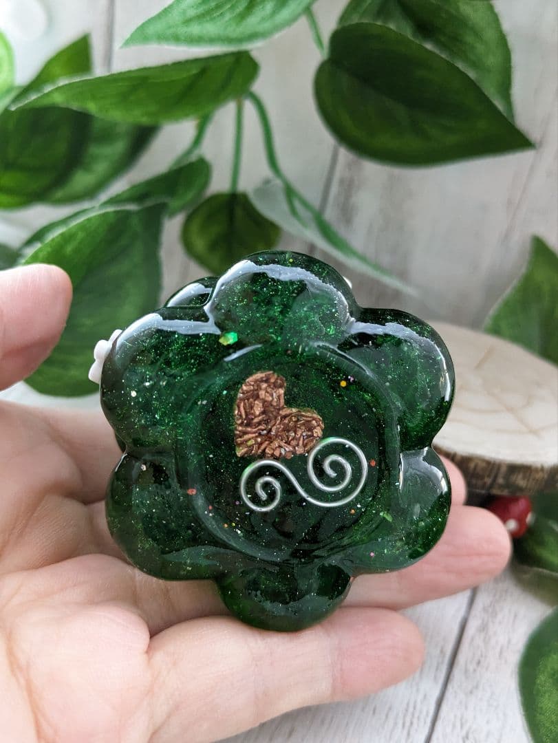 【Milky】グリーンクォーツのクリスマスツリー形オルゴナイト☆他６点