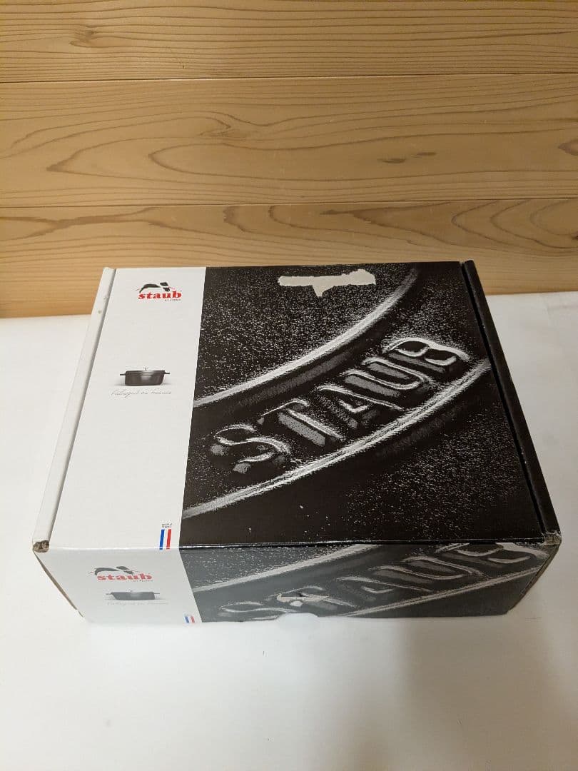 【未使用】ストウブ(Staub)　ピコ ココット オーバル チェリー 23cm