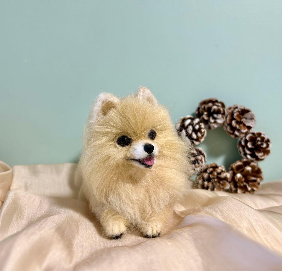 羊毛フェルト　にこにこポメラニアン　クリーム