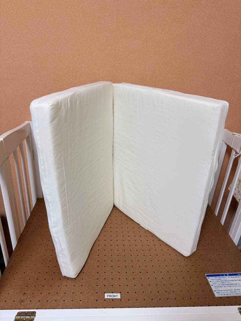 カトージ　ベビーベッド　折り畳み　3段高さ調節　ホワイト　白　ミニ　木製