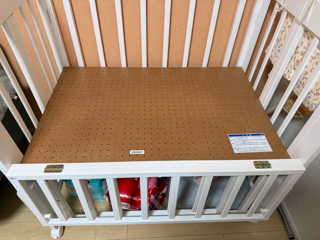 カトージ　ベビーベッド　折り畳み　3段高さ調節　ホワイト　白　ミニ　木製